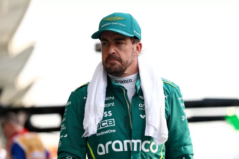 Alonso descarta amenazas por Verstappen: “Seguiré en Aston Martin, dentro o fuera del coche”