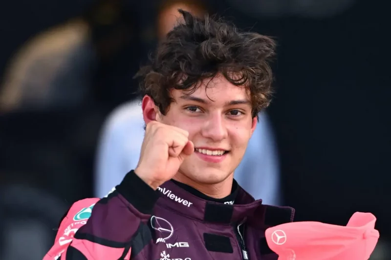 Antonelli irrumpe en Miami: minipole para el debutante de Mercedes